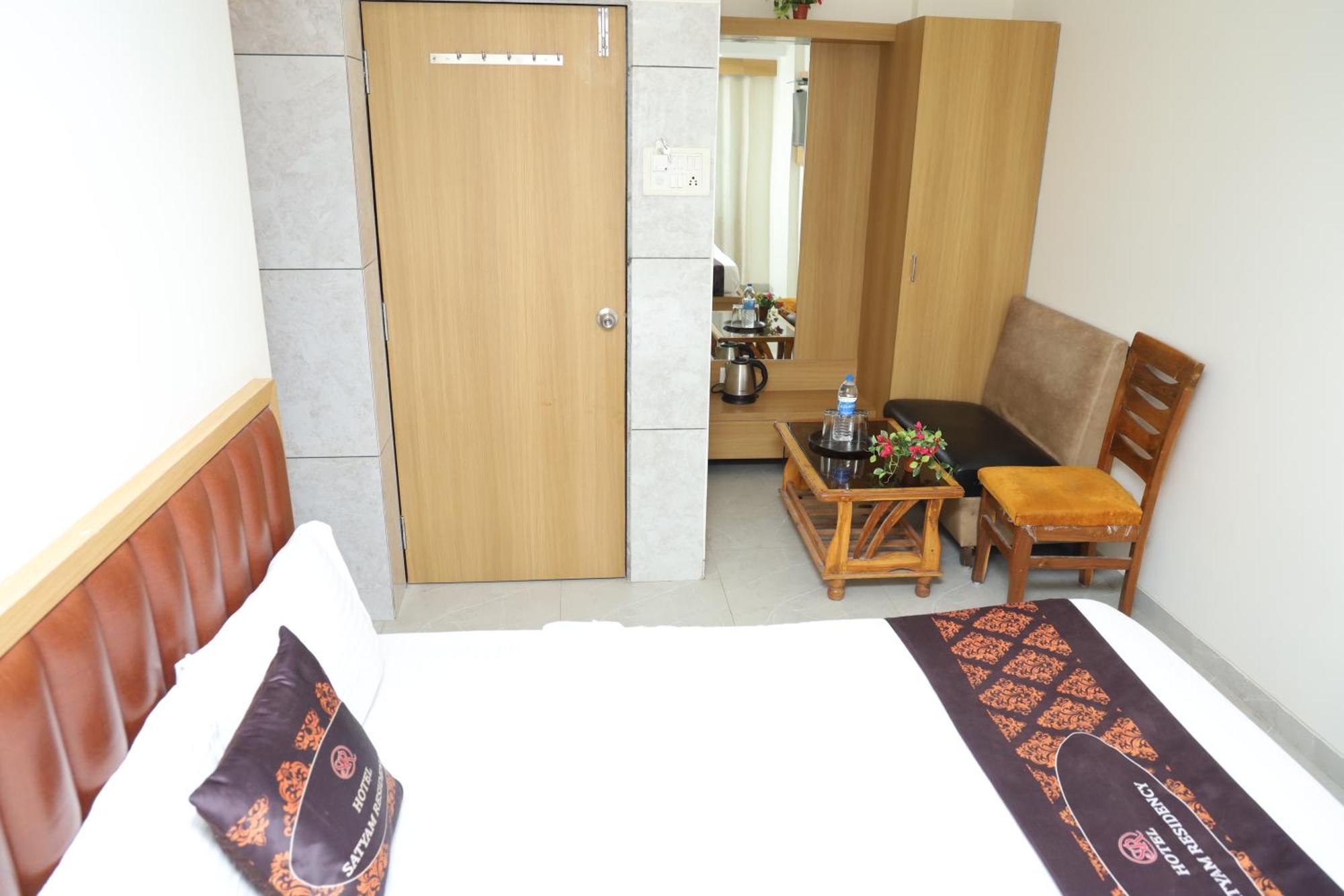 Hotel Satyam Residency Navi Mumbai Kültér fotó